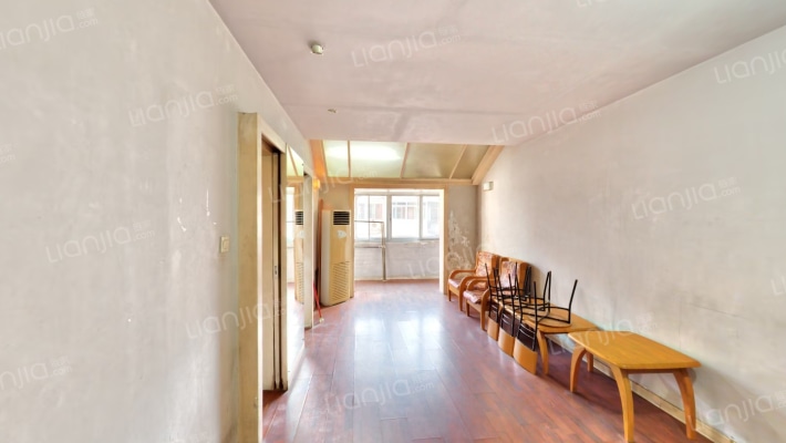 航侧小居二手房实景图