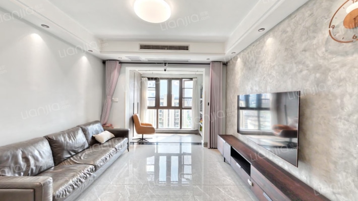 公园大道菁澜一组团二手房实景图