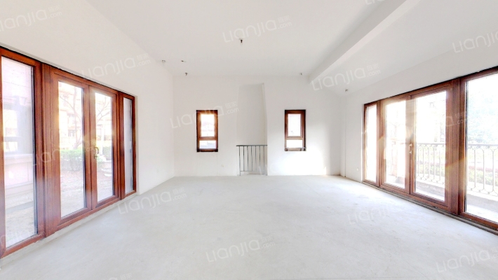 见山独栋二手房实景图