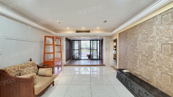 保利江上明珠晖园二手房实景图