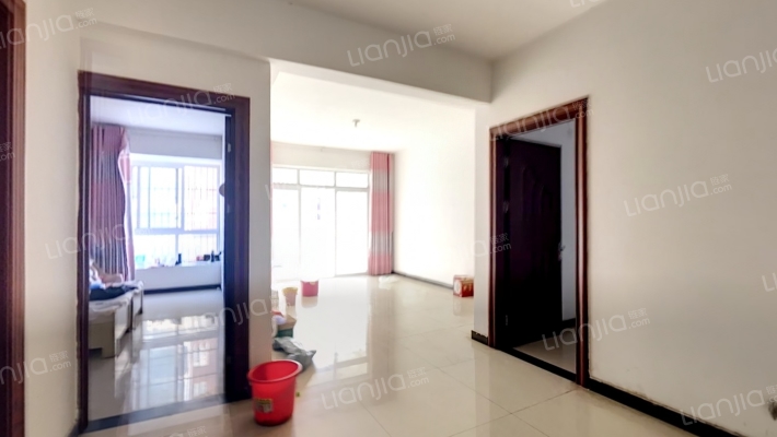 择邻名苑二手房实景图