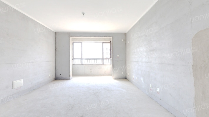 房子户型是南北通透，毛坯，采光好，视野好-客厅