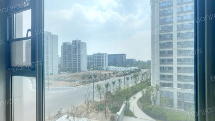 湖岸新城厚德苑二手房实景图