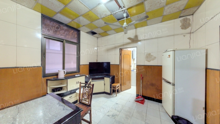 南京西路377号二手房实景图