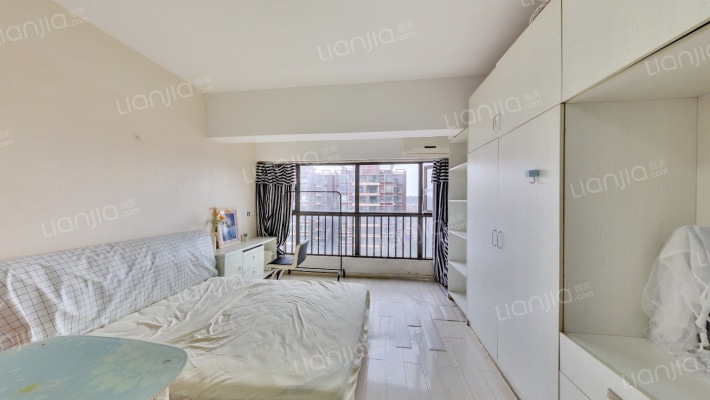 罗马国际公寓二手房实景图