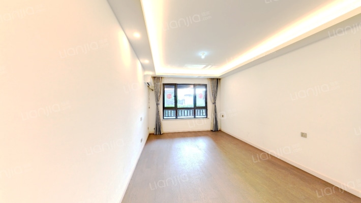 万科翡翠之光二手房实景图