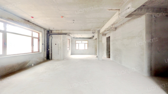 鲁能胜地温泉别墅二手房实景图