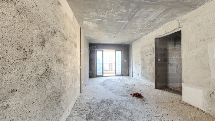 绿地海外滩二期二手房实景图