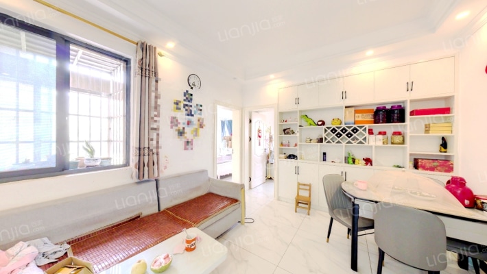 颐澜湾小区二手房实景图