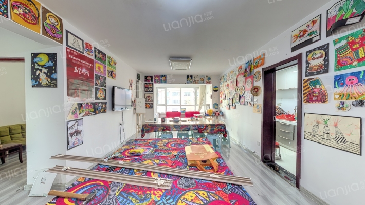 兰西铁苑B区二手房实景图