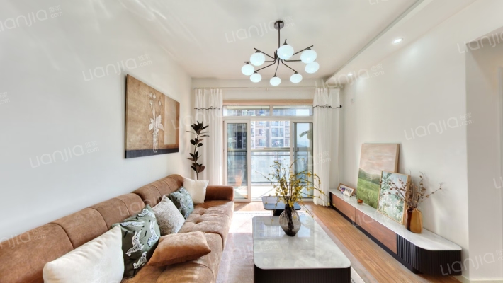 芸峰天梭派二手房实景图