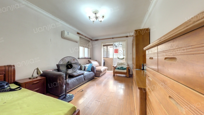 石油公寓二手房实景图