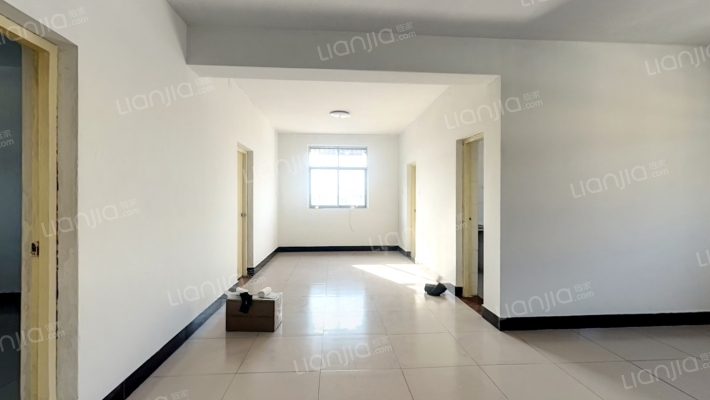 名鸿小區二手房实景图