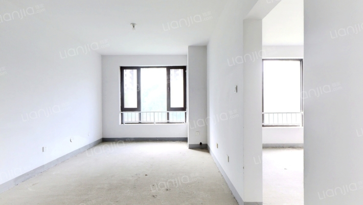 位置居中 满二 视野开阔 南向2居 看房方便-客厅