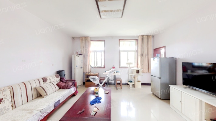 四通临街二手房实景图