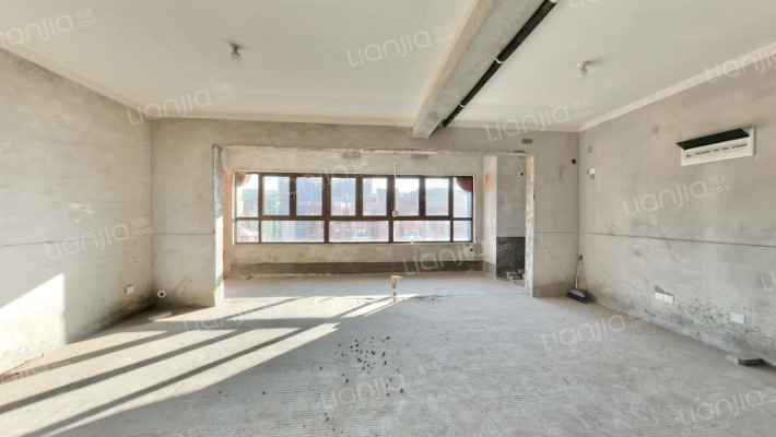 乐富强湖光秋色花园二手房实景图