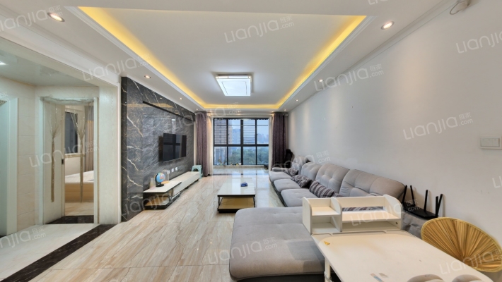 财信圣堤亚纳小区二手房实景图