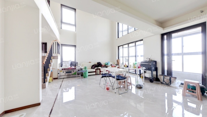 绿地中央广场六期二手房实景图