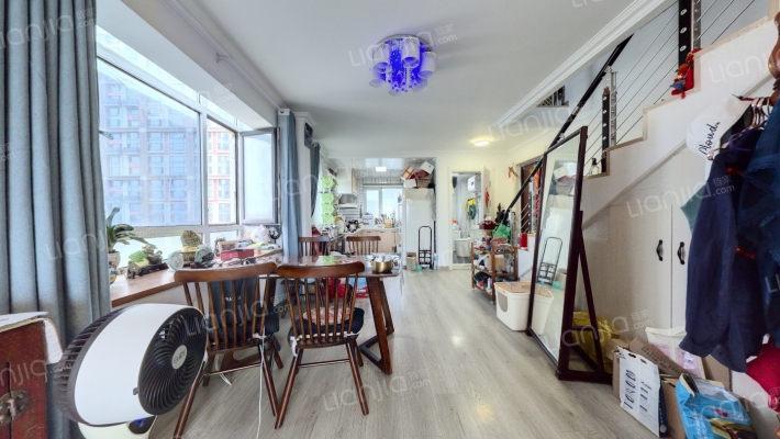 捷程1+1二手房实景图