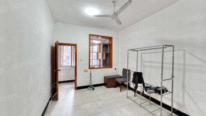 化工医药设计院宿舍二手房实景图