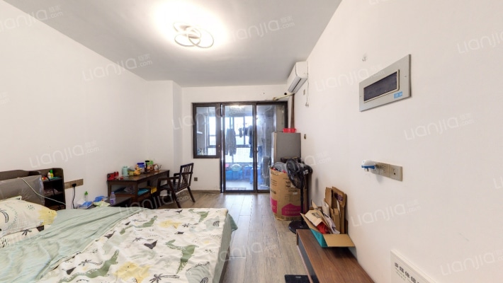 先生的山B区二手房实景图