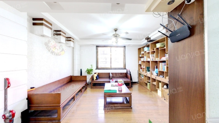 金鹰花苑二手房实景图