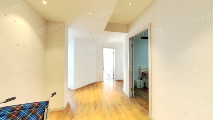 银辉摩天360大厦二手房实景图