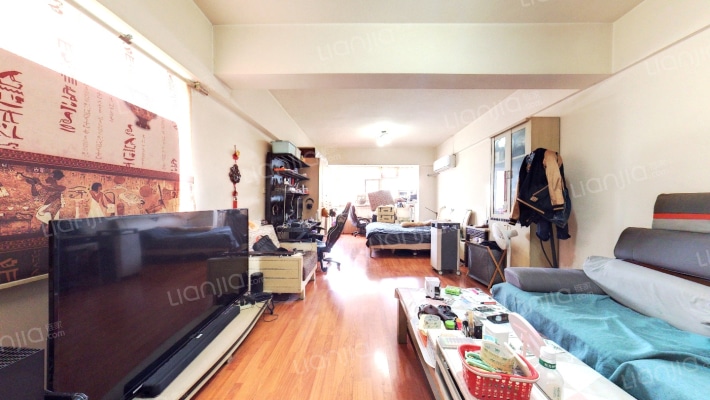 在水一方二手房实景图