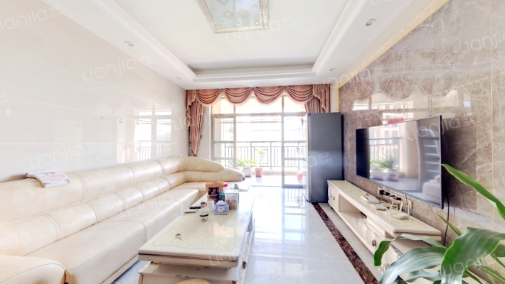 依云小镇二手房实景图