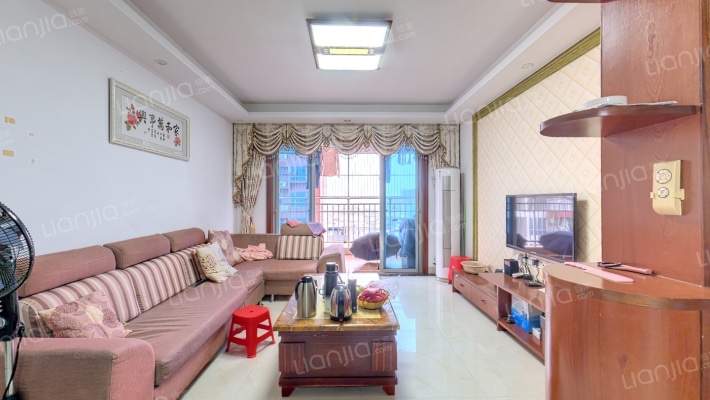 乔弘东郡二手房实景图