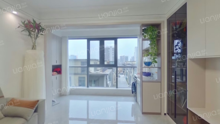 居然总部港二手房实景图