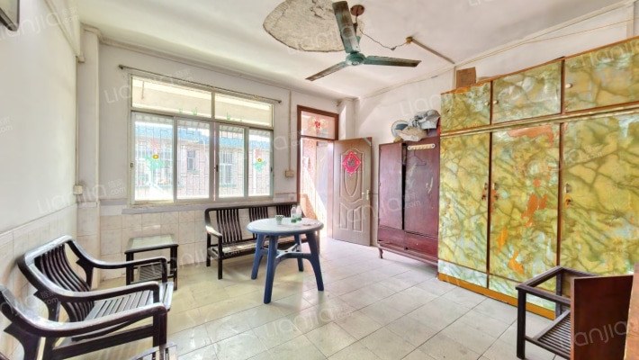 花东镇育英村二手房实景图