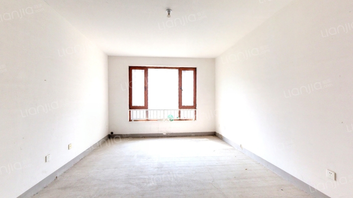 新社区，中间楼层，采光好，视野宽阔-客厅