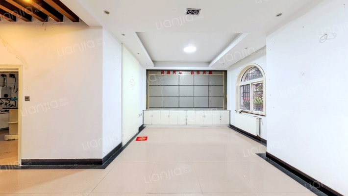 都市田园别墅二手房实景图