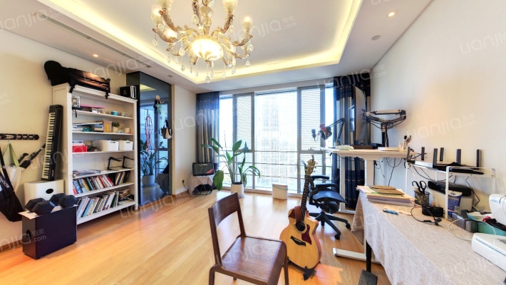 中新星湖公馆二手房实景图