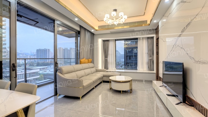 颐湾府二手房实景图