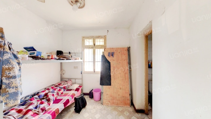 安庆路179号二手房实景图