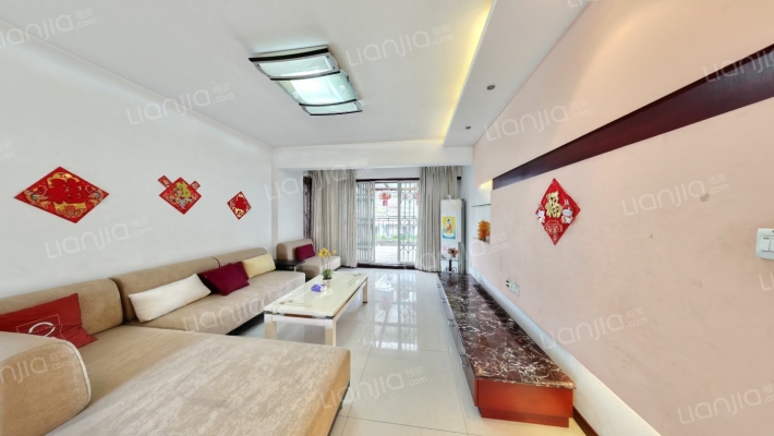 城市高度二手房实景图