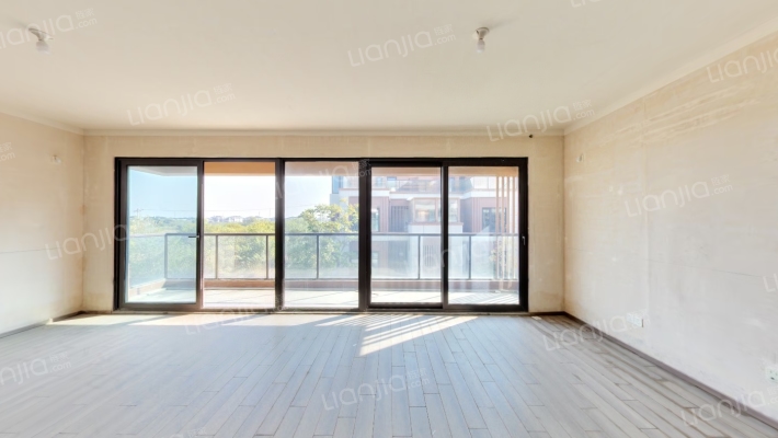 铂悦湖前二手房实景图