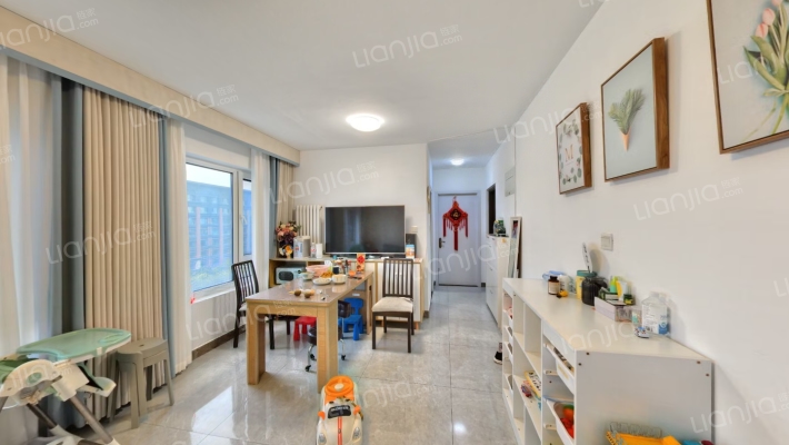 翡翠公园一期二手房实景图