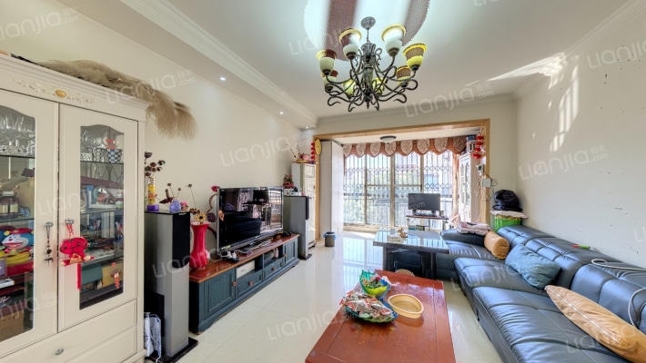 米兰春天二手房实景图