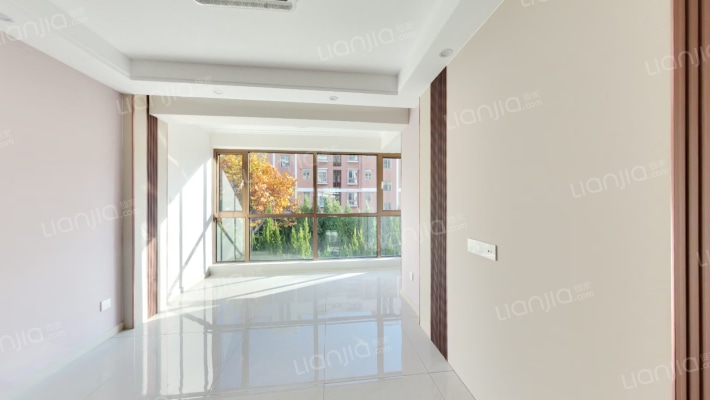 高尔夫蔚蓝海岸二手房实景图