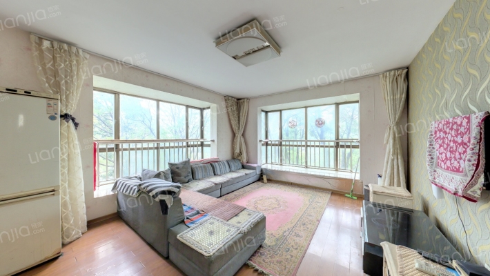 新龙公寓二手房实景图