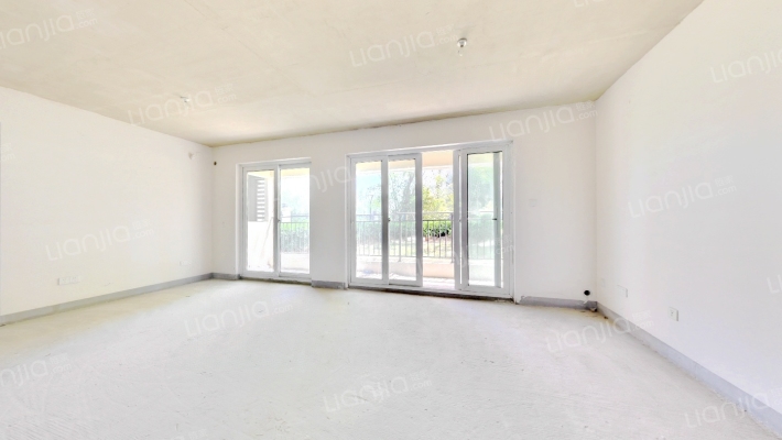 保利罗兰春天二手房实景图