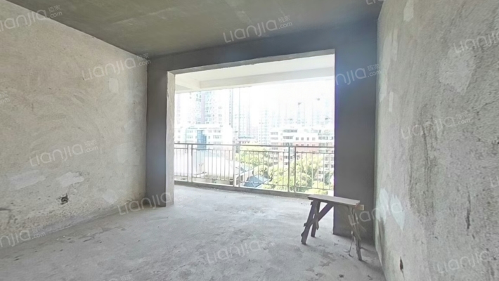 中房·华新苑二手房实景图