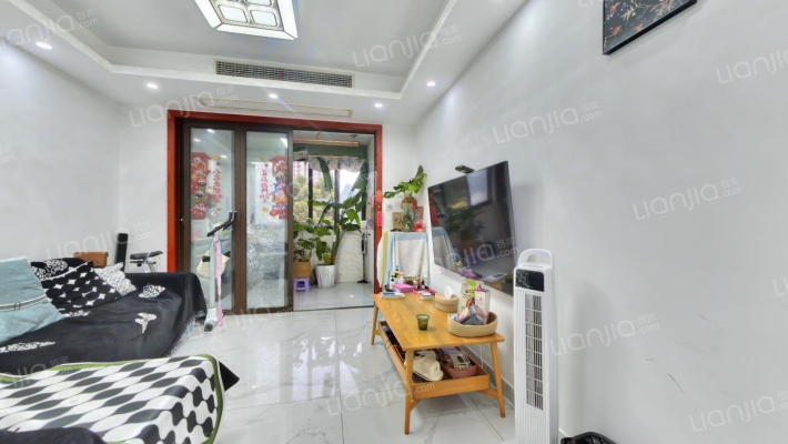 万宇名都花园二手房实景图