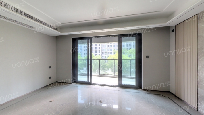 万科·隐秀湖畔二手房实景图