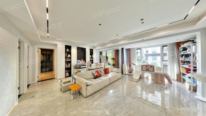 龙湖听蓝湾二期二手房实景图