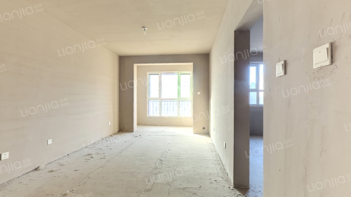 朝南两居，中间楼层，采光好，环境好-客厅