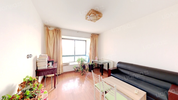 国贸公寓二手房实景图